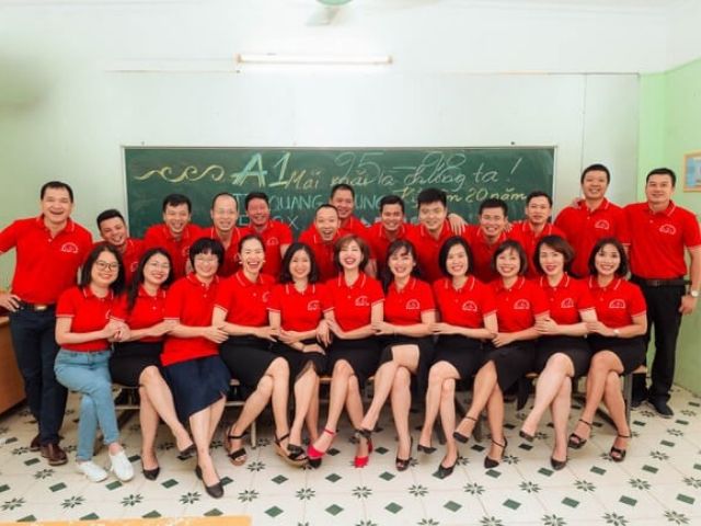 Áo họp lớp đồng phục là gì